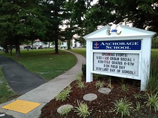 Image credit: The Anchorage School on LaGrange Road in Anchorage, Kentucky.