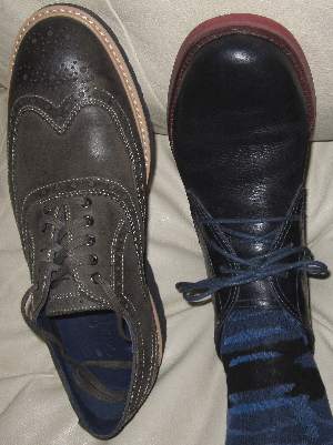 Here's the Cole Haan men's shoes which I wore the most in the year 2014, including a Cole Haan chukka in navy blue, and a olive green Cole Haan wingtip oxford of goat and calf skin.