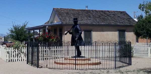 Pic of the statue of Tombstone Sheriff Wyatt Earp on Fremont Street in Tombstone, Arizona.