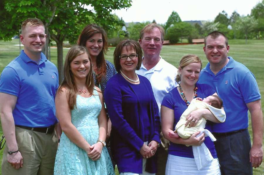 The Gary and Barbara Maxwell family of Destin, Florida via Colleyville, Texas (L to R) are Thomas, Sydney, Jessica, Barabara, Gary, with Morgan (holding Riley), and A.J. of Colorado.