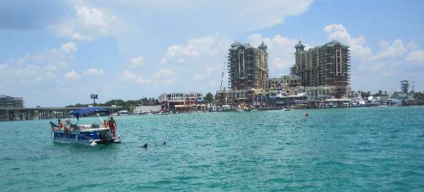 Pic of the Emerald Grande at Harborwalk Village on Harbor Blvd (US Highway 98) in Destin, FLA.