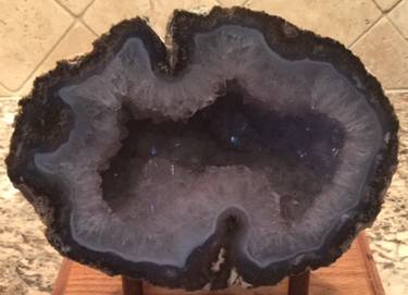 Here's a quartz geode which I purchased through Craigslist from the photographer, Mr Roger Scott Dillingham of Frisco, TX.